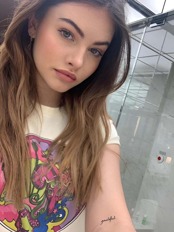 Ева привлекательная девушка из Заводоуковска цена от 2500 руб