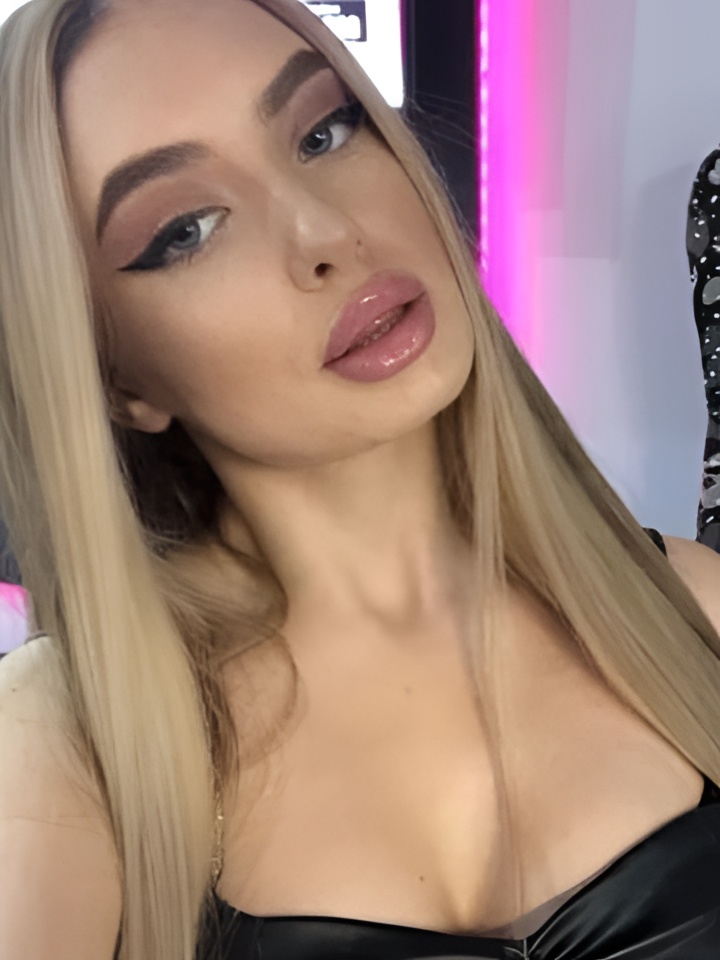 Рената привлекательная девушка из Заводоуковска цена от 4000 руб